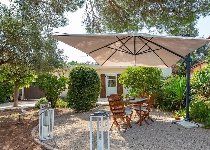 Haus mit Garten über der Bucht von Cannes